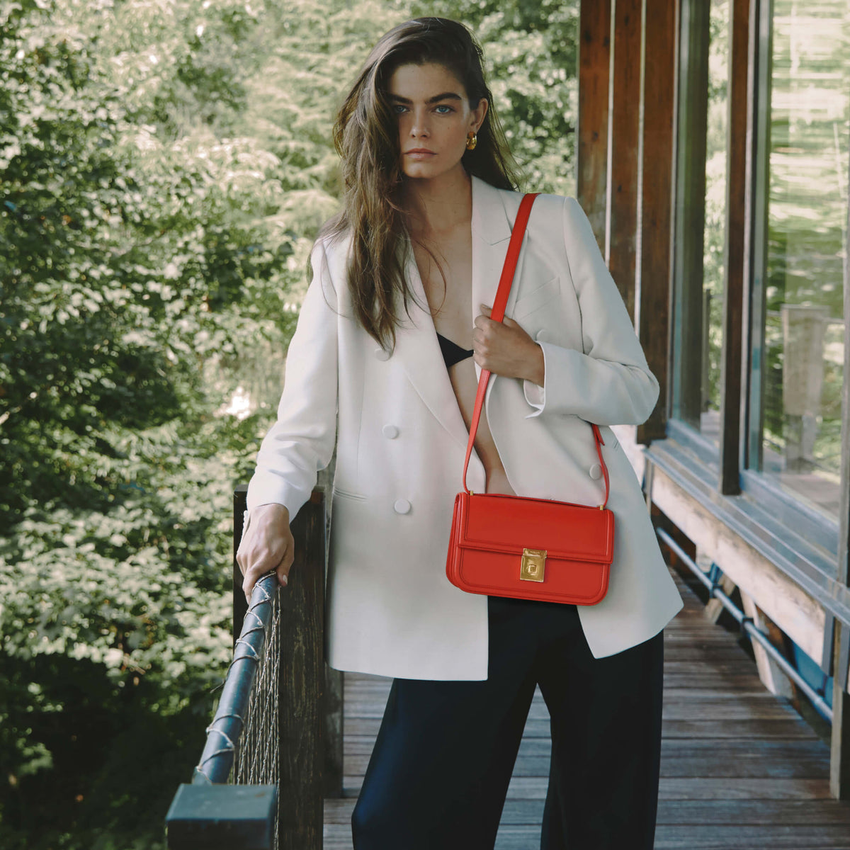 2500x2500 Paris_Crossbody_Poppy_Red_Smooth_PF25_Campaign_copy