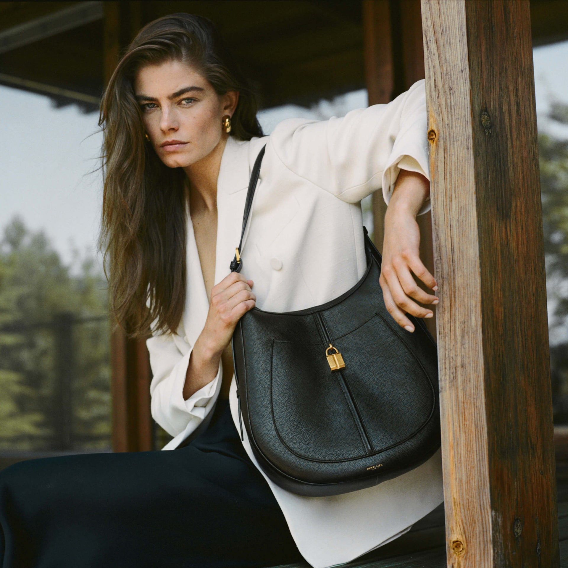 2500x2500 Sienna_Hobo_Black_Small_Grain_PF25_Campaign2_copy